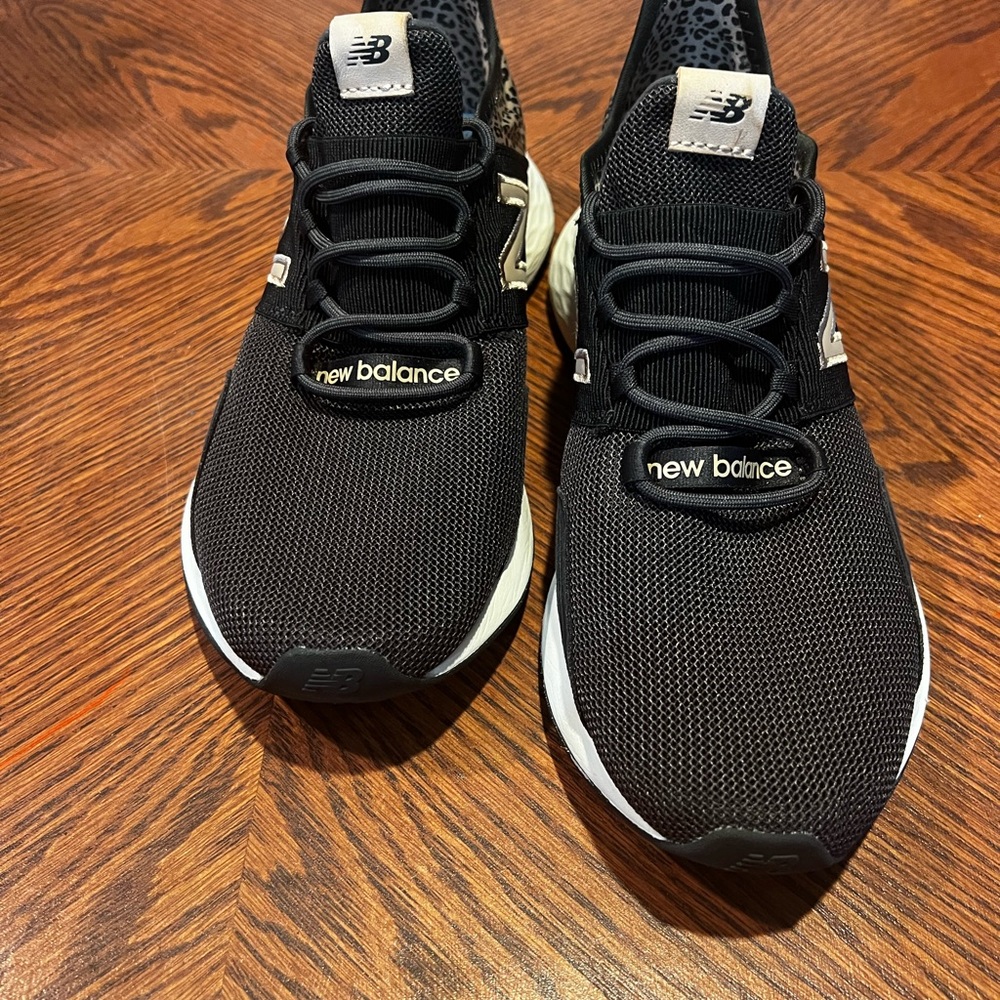 New Balance Fresh Foam ROAV Women's Black and Leopard Print Sneakers - Picture 4 of 8